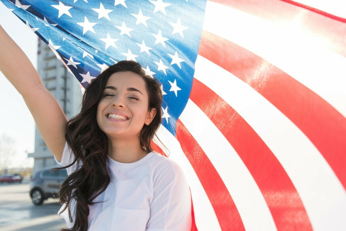 Cinco maneiras de se preparar para a entrevista e teste para obter a  cidadania norte-americana